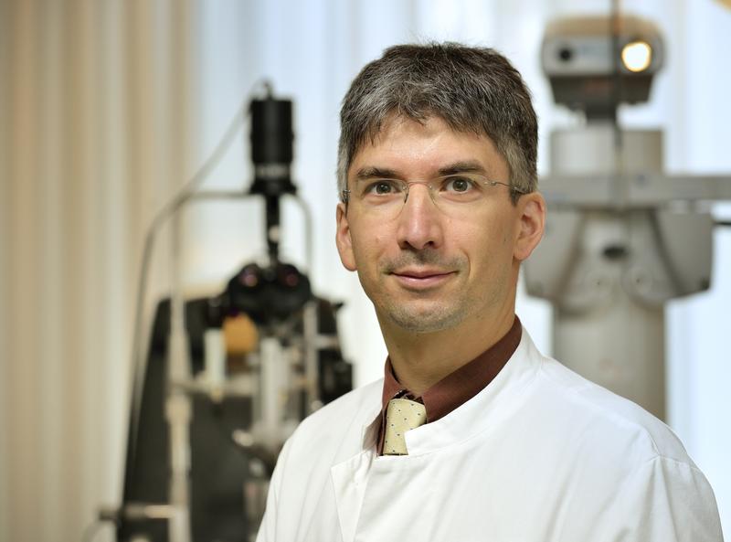 Prof. Dr. Dr. Peter Charbel Issa von der Universitäts-Augenklinik Bonn untersucht seit vielen Jahren die erbliche Stargardt-Erkrankung. 