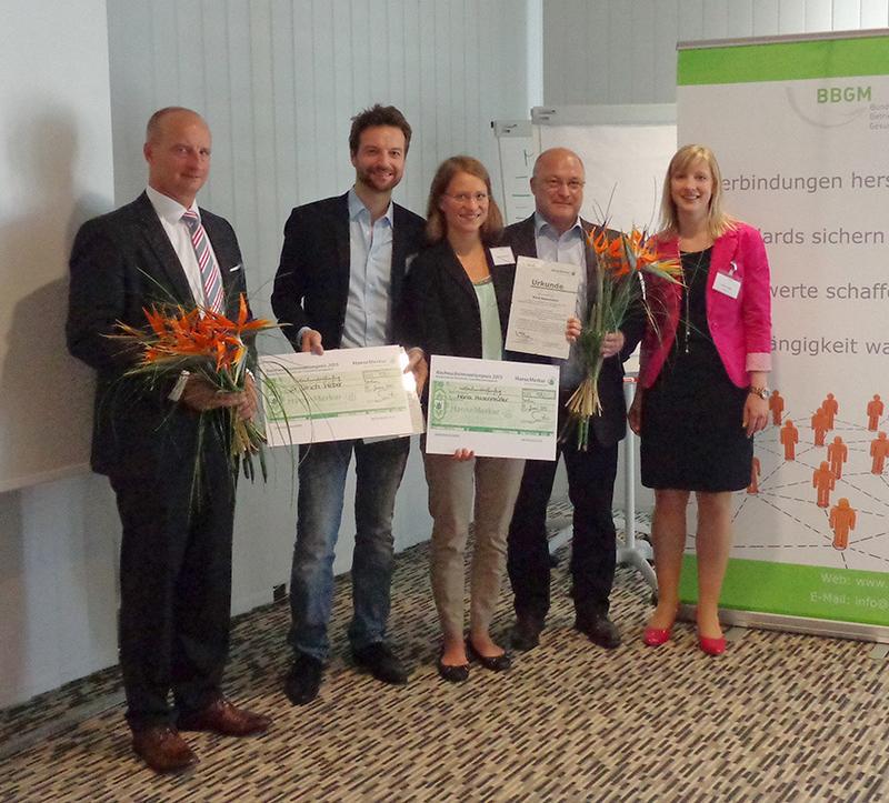 J. Seidel (Hanse Merkur Versicherung), U. Weber & M. Hasenmüller (Gewinner des Nachwuchsinnovationspreises 2015), K. Gläser & S. Hagen (BBGM e.V.) [v. l.]