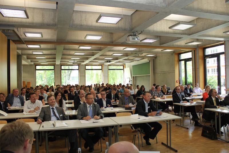 Volles Haus in der Parkstraße: Die HfWU in Geislingen ist für für Experten aus dem Finanz- und Rechnungswesen im Land zu einer wichtigen Fortbildungsadresse geworden. 