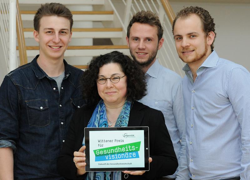 Das Team der Gesundheitsvisionäre v.l.n.r.: Louis Jarvers, Prof. Dr. Sabine Bohnet-Joschko, Johannes Gabriel, Malte Jacobsen 