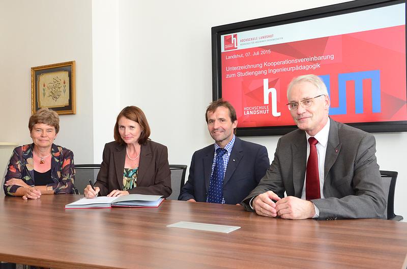 (v. re.) Hochschulpräsident Prof. Dr. Karl Stoffel, Prof. Dr. Alfred Riedl (TUM School of Education), Prof. Dr. Karin Müller und Prof. Dr. Petra Tippmann-Krayer