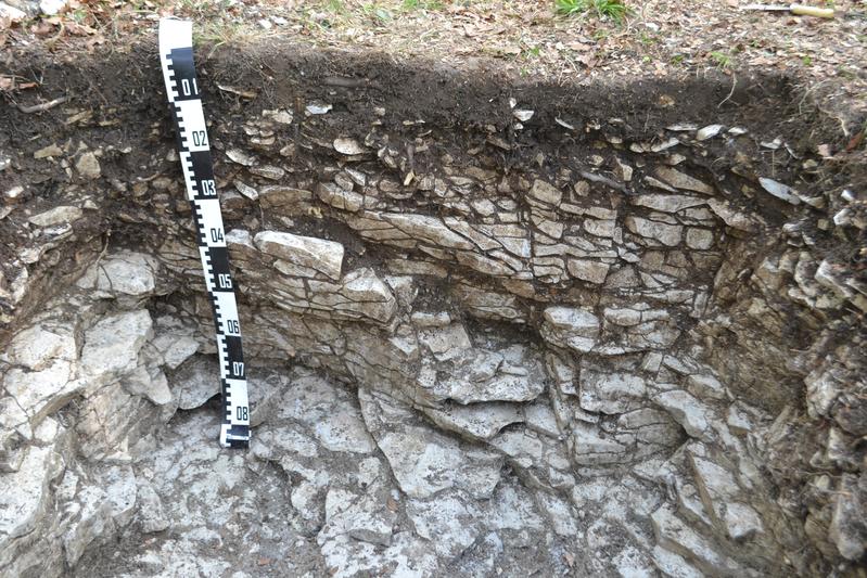 Die Forscher vom Institut für Geographie der Uni Hildesheim erstellen Bodenprofile und können erkennen, wie ertragreich oder belastet der Boden ist, etwa im Hildesheimer Land.