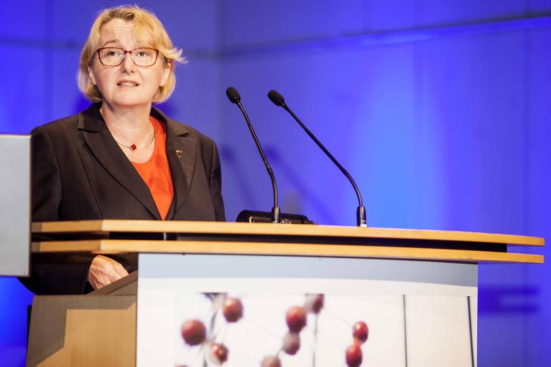 Wissenschaftsministerien Theresia Bauer beim Forschungstag 2015 in der Liederhalle in Stuttgart