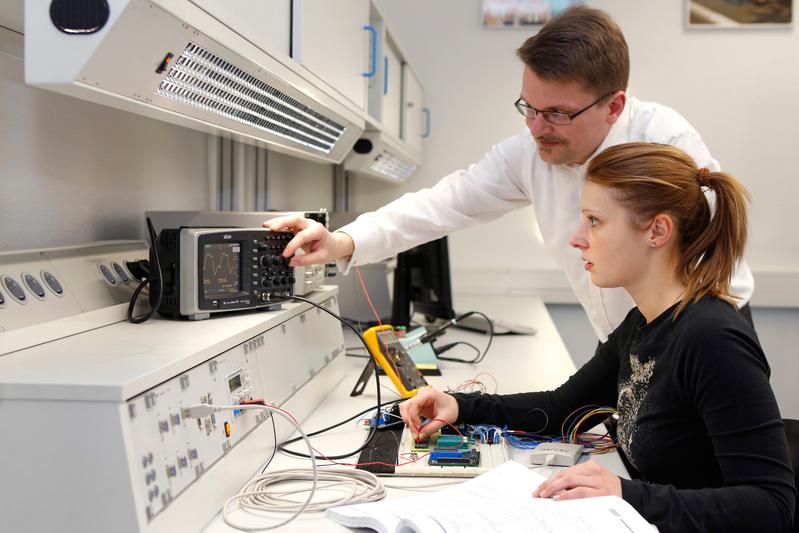 Laborpraktische Ausbildung durch Prof. Dr. Jens Wagner