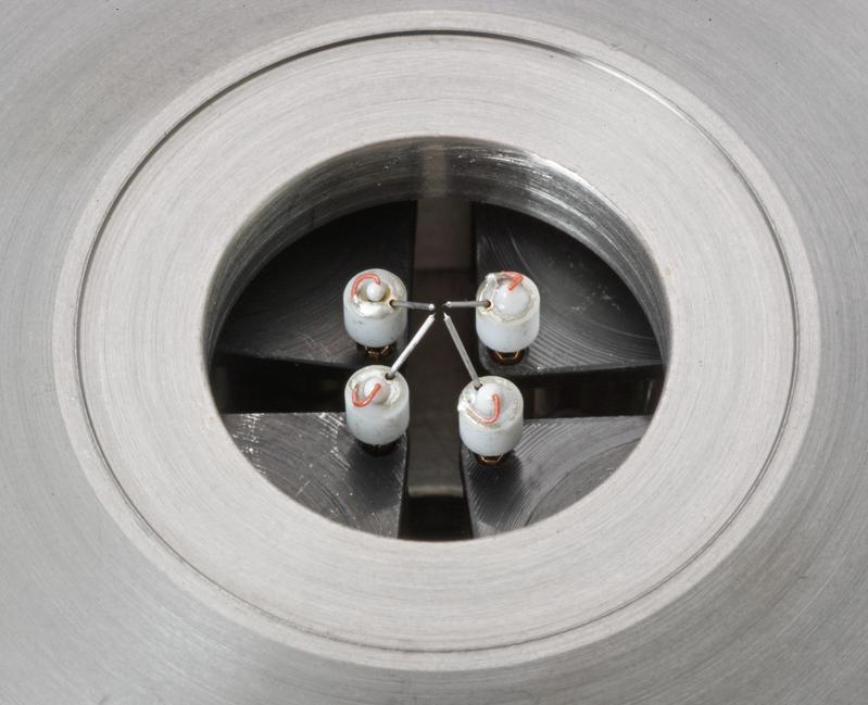 Multi-Spitzen-Mikroskop zur Messung elektronischer Eigenschaften