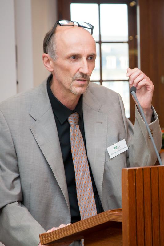 Prof. Dr. Torsten Bügner ist der neue Rektor der AKAD University