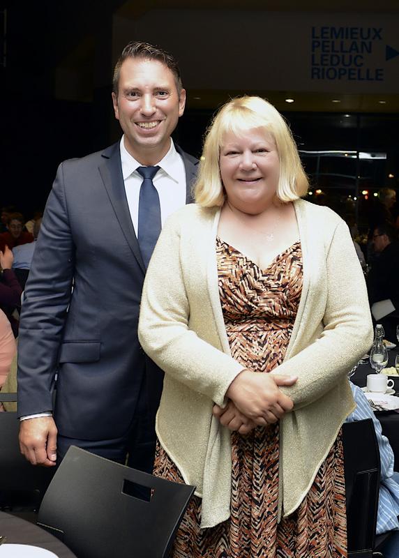 Martin Stuflesser mit seiner Amtsvorgängerin, der anglikanischen Theologin Prof. Dr. Lizette Larson-Miller (London/Ontario)
