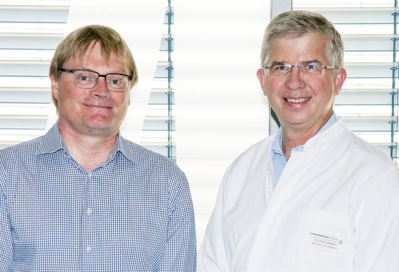 Prof. Vogel (links) und Prof. Ullmann: zwei der Experten der neuen AMS-Arbeitsgruppe, die sich am Uniklinikum für einen klinikumsweit optimierten Einsatz von Antiinfektiva einsetzen.