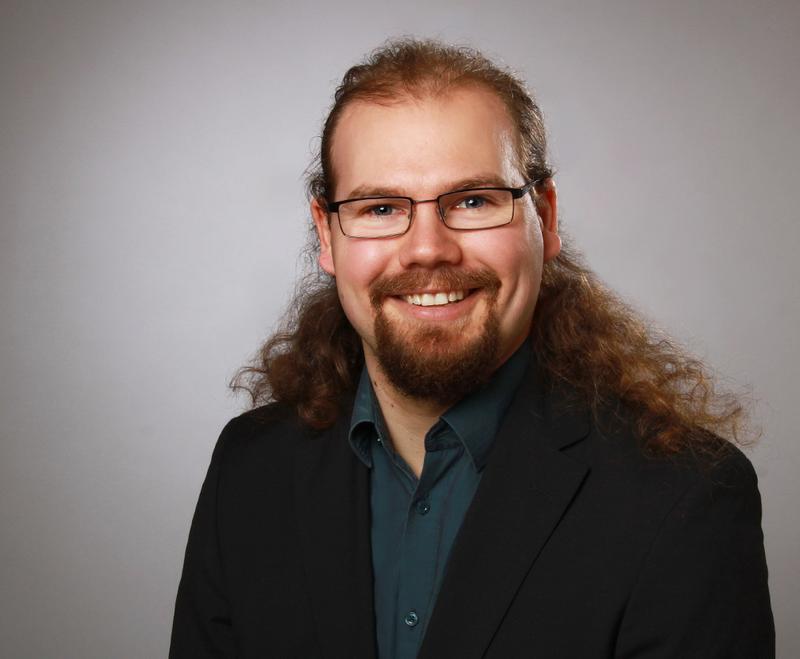 Manuel Steinbauer erhält den Wilhelm Pfeffer-Preis 2015 für seine herausragende, theoretische Arbeit zu den Verbreitungsmustern von Pflanzen am 31. August während der Botanikertagung in Freising. 