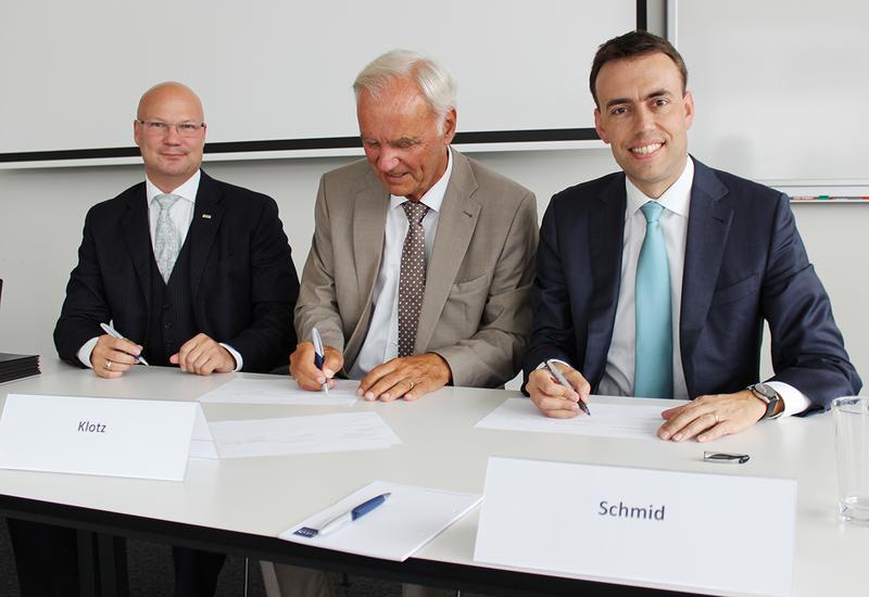 Bei der Unterzeichnung der Absichtserklärung zum Ausbau der Hochschule Heilbronn v.l.n.r. Dr. Lars Kulke, Dr. Erhard Klotz und Minister Dr. Nils Schmid