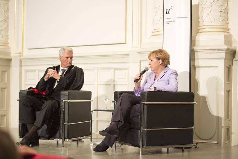 Im Anschluss an ihre Rede beantwortete die Bundeskanzlerin Fragen aus dem Publikum.