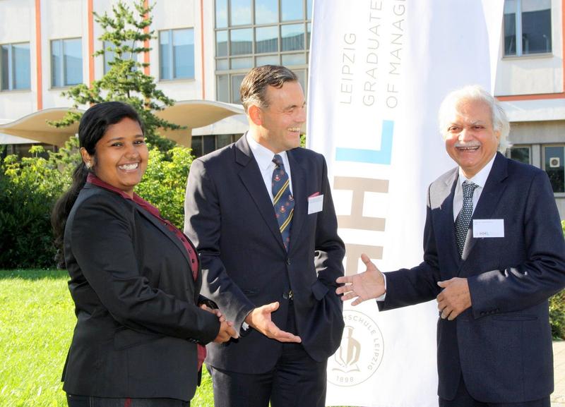Diskutieren über die Deutsch-Indischen Wirtschaftsbeziehungen: (v.r.n.l.) Prof. Sushil Khanna (HHL), Markus Hoffmann-von Wolffersdorff (GIRT) und Asha Thampi (HHL). Fotoquelle: HHL