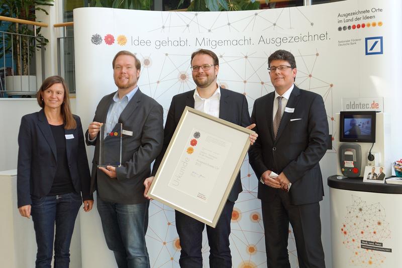 v.l.n.r.: Anja Schlottmann (Initiative "Deutschland – Land der Ideen"), Ralf Eckert (oldntec), Dr. Thomas Frenken (oldntec), Kai-Uwe Algermissen (Deutsche Bank)