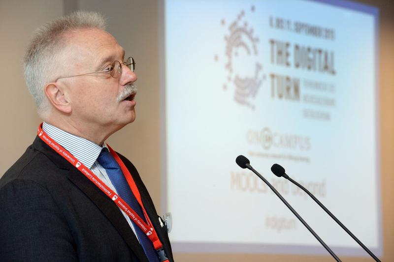 Mitgastgeber Prof. Dr. Granow auf der MOOCs and beyond