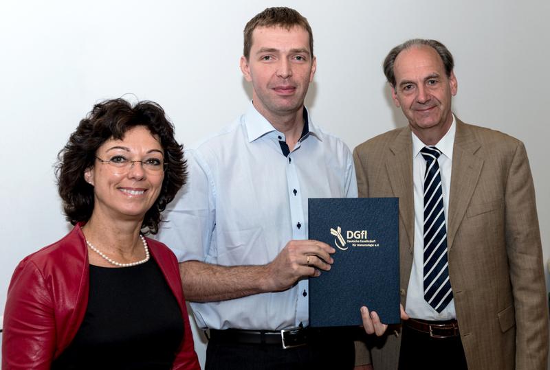 v.l.n.r: Prof. Dr. Yvonne Samstag, Prof. Dr. Dietmar Zehn und Dr. Kay Großmann (Dr.-Ing. h.c. F. Porsche AG, Stuttgart-Zuffenhausen)