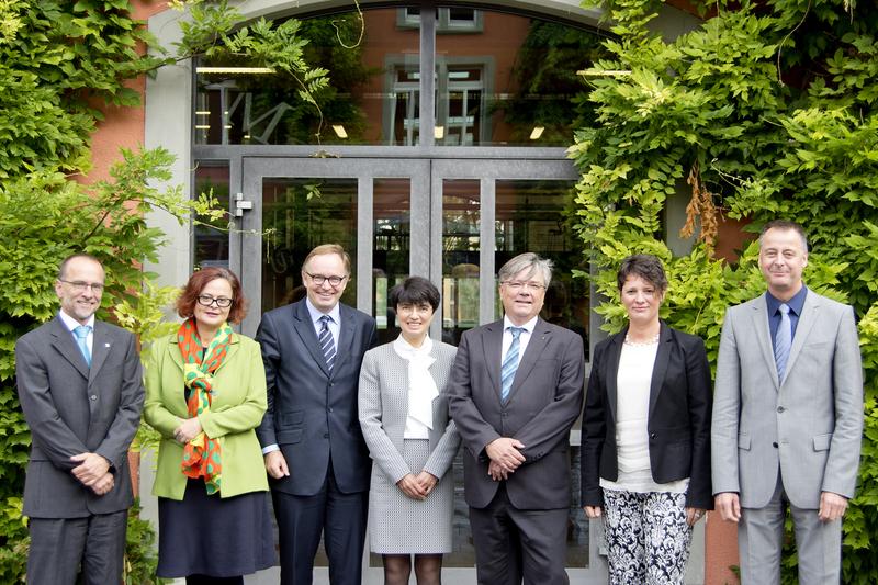Der neue Hochschulrat der Hochschule Konstanz: Prof. Dr. Bernd Jödicke, Dr. Andrea Leu, Christian Böllhoff, Prof. Dr. Silke Michaelsen, Dr. Stefan Keh, Marion Diener und  Eckard Settelmeyer (v.l.)