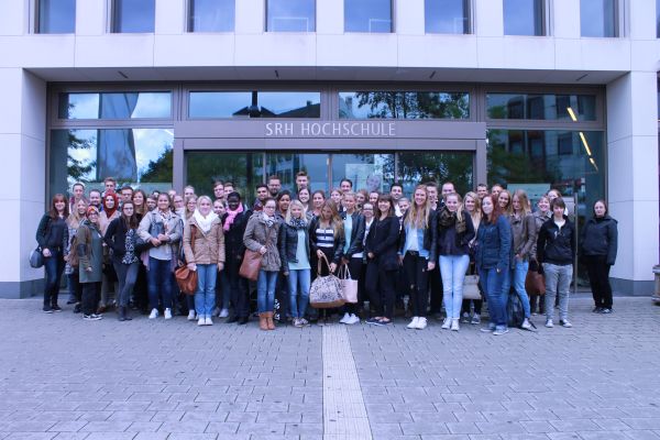 Mehr als 50 der über 70 neuen Studierenden im Bereich der Sozialen Arbeit nehmen an der Vorbereitungswoche teil - Foto: SRH