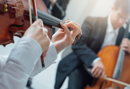  Startseite >Presse >Pressemitteilungen >Pressemitteilungen >2015 > Musikerkrampf am Cello – auch der Kopf spielt mit