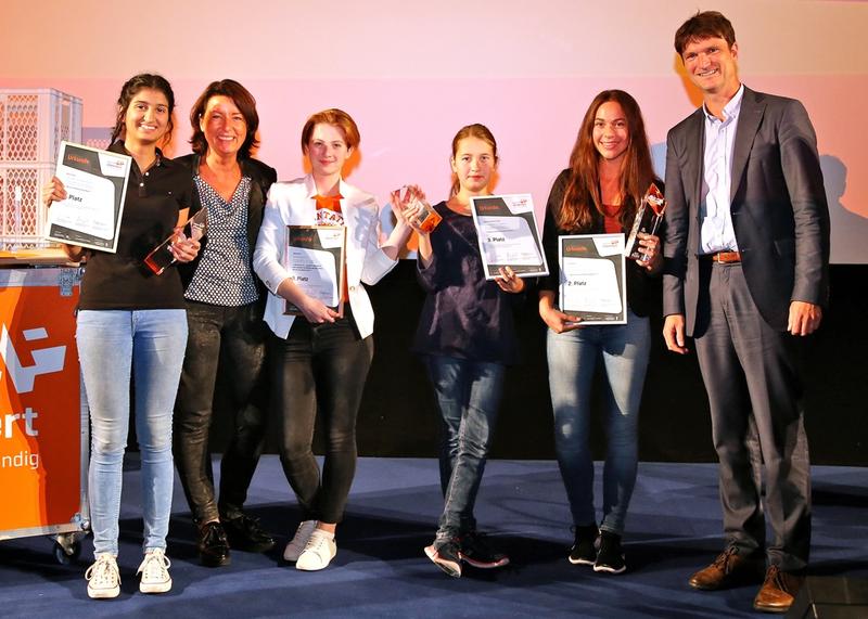 v.l.n.r. Maria Popal, Beate Spiegel (Klaus Tschira Stiftung), Alena Simon, Katharina Schmitt-Plank, Jana Simon, Markus Weißkopf (Wissenschaft im Dialog)