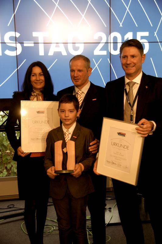 Der Meister und seine Professoren: Prof. Dr. Nicole Graf, Axel von der Herberg, Prof. Dr. Thomas Schmidt und Sohn des Preisträgers Maximilian von der Herberg