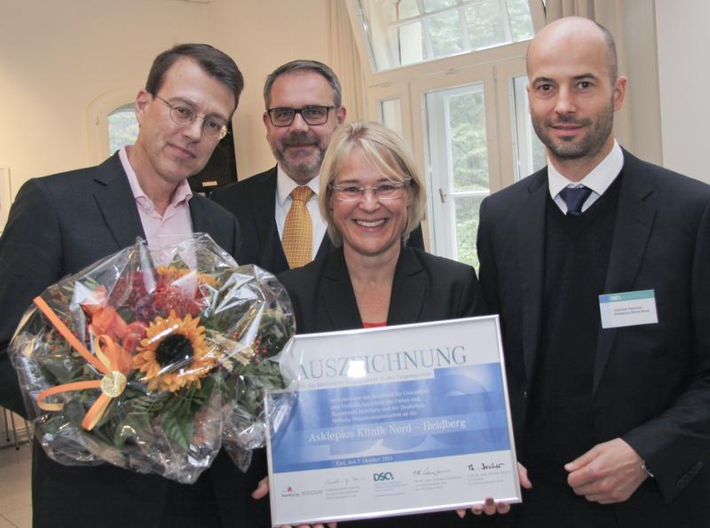 (v.l.). PD Dr. med. Oliver Detsch (Chefarzt der Abteilung für Anästhesiologie, Intensiv-, Notfall- und Schmerzmedizin der Asklepios Klinik Nord – Heidberg), Priv.-Doz. Dr. med. Matthias Kaufma