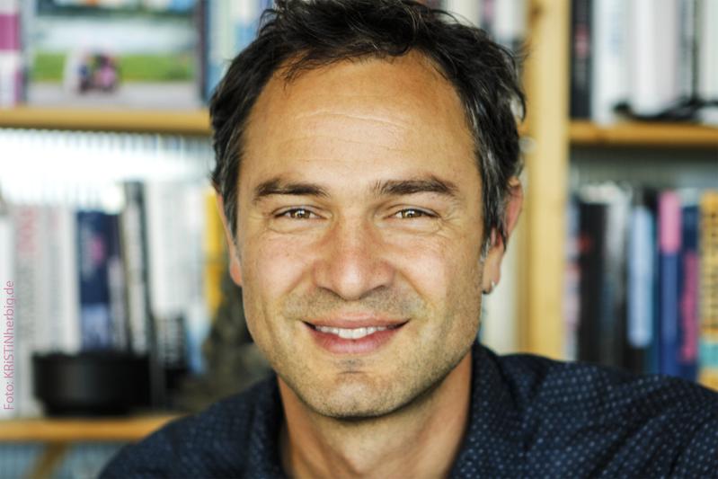 Dr. Daniele Ganser