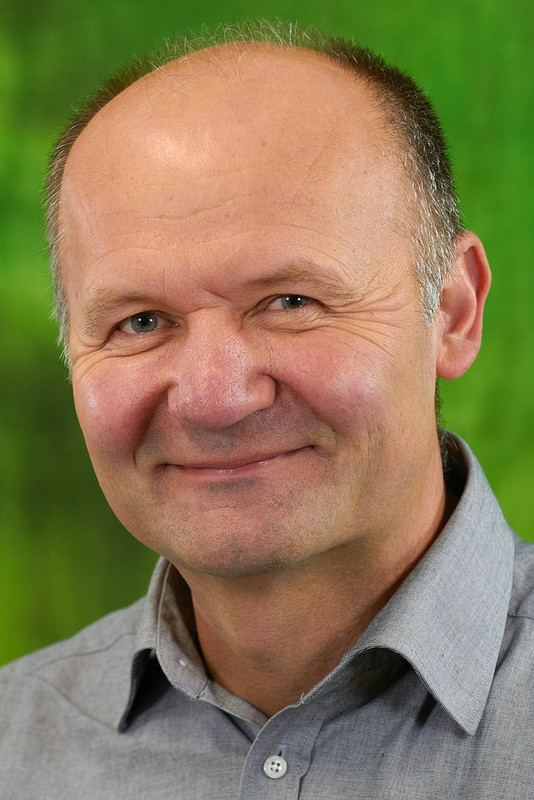 Prof. Dr. Manfred Stoll
