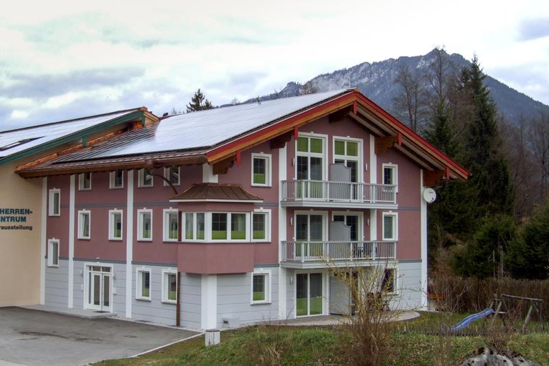 Das Effizienzhaus Plus in Bischofswiesen erzeugt mehr Energie, als es verbraucht.