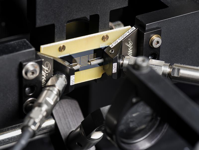 Ein Teil des experimentellen Aufbaus zur laserbasierten Vektor-Netzwerkanalyse