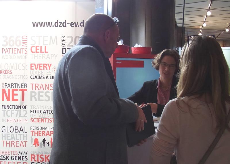 Dr. Katharina Warncke informierte am DZD-Stand über Diabetes