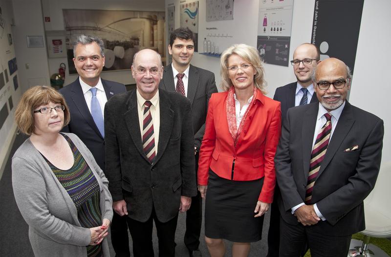 v.l.n.r.: Rita Walsh (RAU), Prof. Dr Volker Wittberg (FHM), Stephen Thomas (RAU), Dr. Codrin Chiru (RAU), Prof. Dr Anne Dreier (FHM), Prof. Dr. Patrick Lentz (FHM), Prof. Dr. Kanes Rajah (RAU)