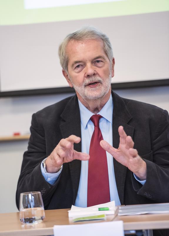 Prof. Dr. Peter Hennicke