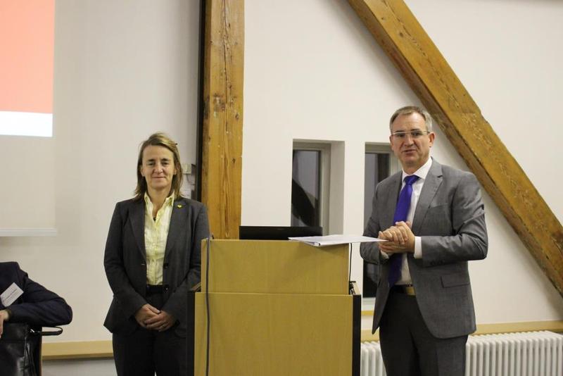 Dr. Detlev Naß und Dr. Eva Nuria Müller von den Berliner Verkehrsbetrieben, BVG, stellen ihr Unternehmen vor.