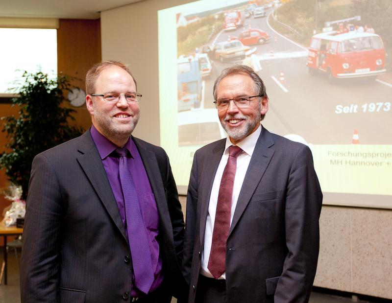Professor Otte (rechts) und sein Nachfolger Dr. Johannsen.