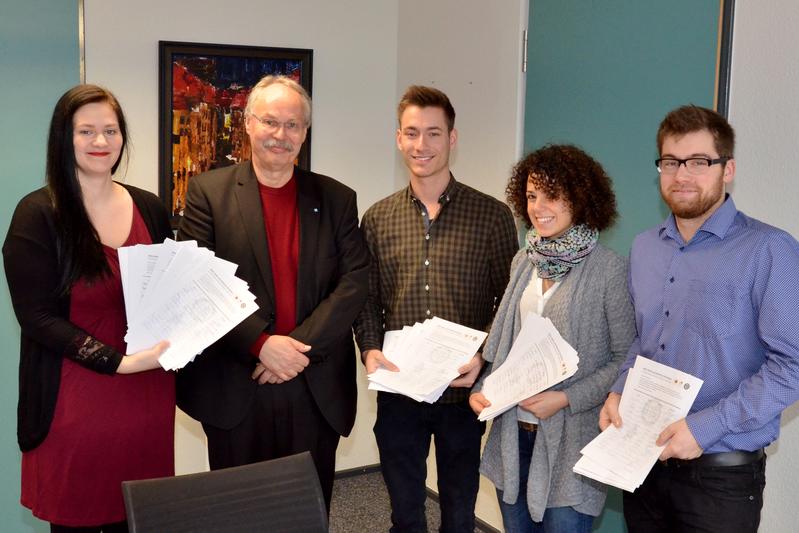 Von links: Ann-Sophie Schumacher, Prof. Dr. Kristian Bosselmann-Cyran, Eric Lenz, Melanie Ehmann und Felix Fricke. Es fehlt im Bild Sebastian Gratzfeld