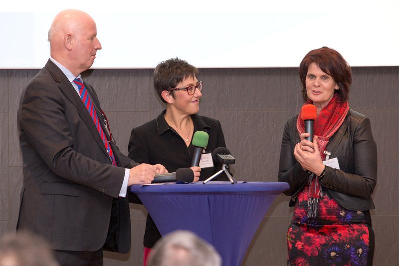 Dr. Gerd Gruppe (Mitglied Vorstand DLR), Katja Spross (Trio Service GmbH), Ministerin Vera Reiß (MBWWK)
