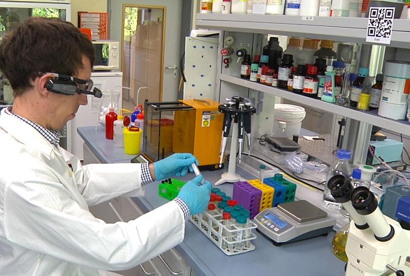 Unterstützung von Laborversuchen mit Smart Glasses.