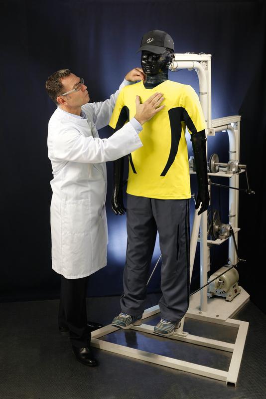 The sportswear garments made with long and short sleeves and legs were worn by the thermal manikin "Charlie" and exposed to a specific level of thermal radiation. 