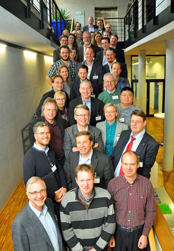 Wissenschaftler aus Münster und dem holländischen Enschede wollen Nanotechnologie stärker zusammenarbeiten. Sie waren zum Erfahrungsaustausch in das münsterische Center for Nanotechnology gekommen.