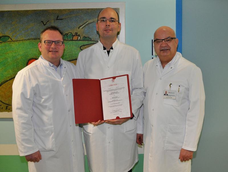 Forschende Kinderkardiologen ausgezeichnet: (v.l.) PD Dr. Kai Thorsten Laser, Jan-Pit Horst und Chefarzt Prof. Dr. Deniz Kececioglu