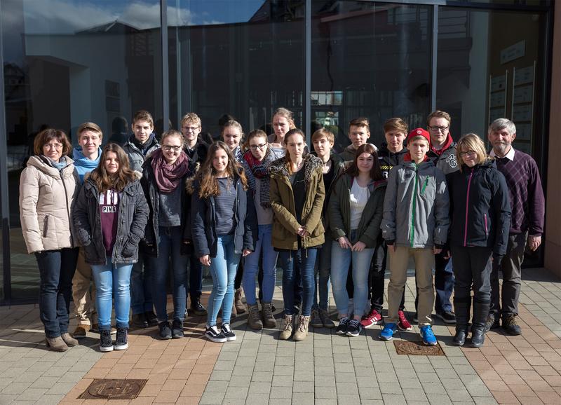 16 Schülerinnen und Schüler der 9. Klasse des Fallstein-Gymnasiums Osterwieck besuchten kürzlich den Fachbereich Automatisierung und Informatik der Hochschule Harz.