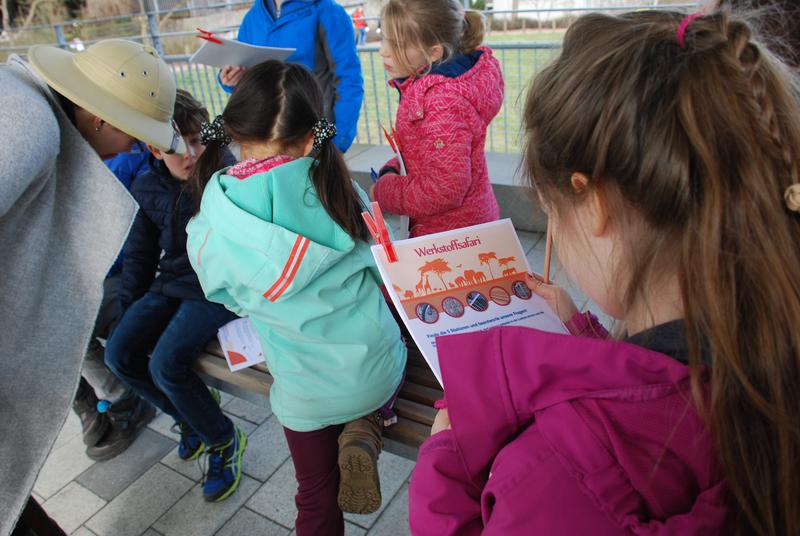 Bei der Wersktoffsafari im Rahmen der Bremer Kinder-Uni 2016 gab es spannende neue Einblicke in die Welt der Werkstoffe