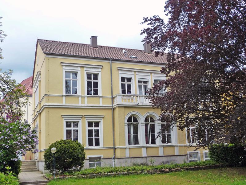 Der Weiterbildungsstudiengang wird angeboten in der Villa in der Randersackerer Straße 15 in Würzburg. 
