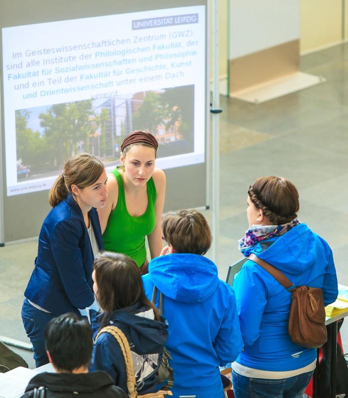 Studieninformationstag 2013 an der Universität Leipzig: Beratungsstände im Neuen Augusteum