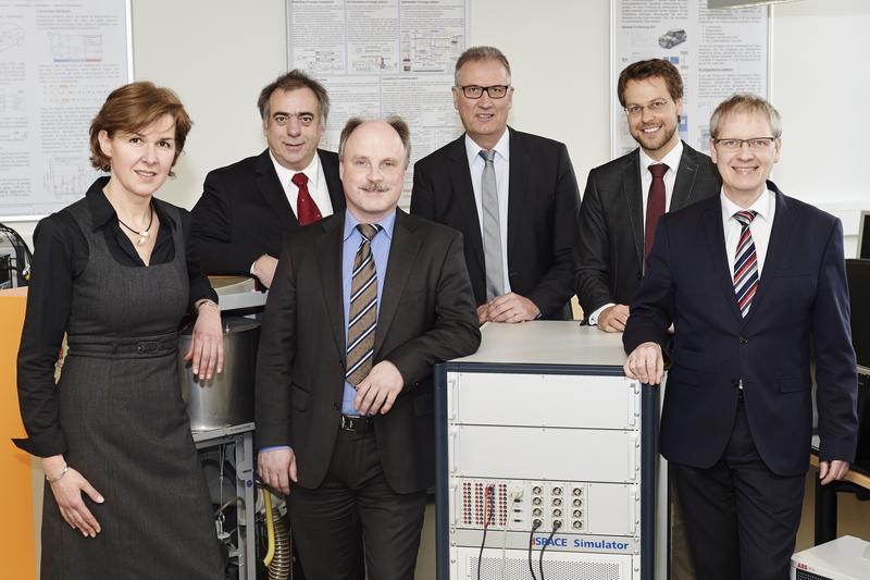 Die beteiligten Professorinnen und Professoren (von li): Prof. Susanne Schwickert, Prof. Joachim Dohmann, Prof. Thomas Schulte, Prof. Jürgen Maas, Prof. Christian Faupel und Prof. Holger Borcherding.