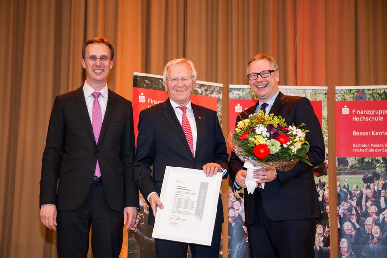 Rektor Prof. Dr. Bernd Heitzer, Heinrich Haasis und Georg Fahrenschon bei der Übergabe
