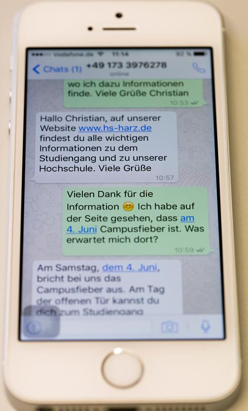 Neuer Service der Studienberatung der Hochschule Harz: Ab jetzt per WhatsApp zum Studium informieren.