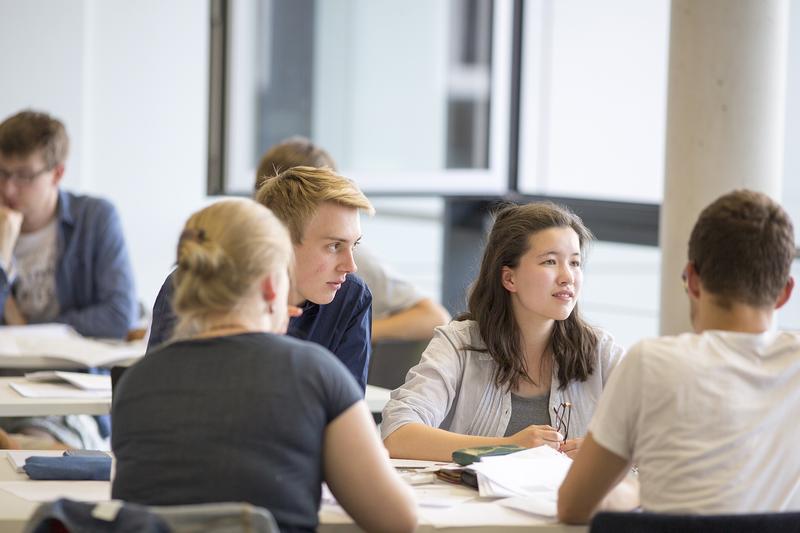 Während der Hospitationswoche können Schüler den Studienalltag kennenlernen.