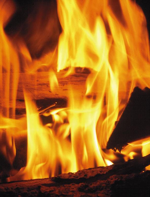 Neue Richtlinie VDI 3670: Wie man Feinstaub bei Holzöfen und Holzheizungen reduziert