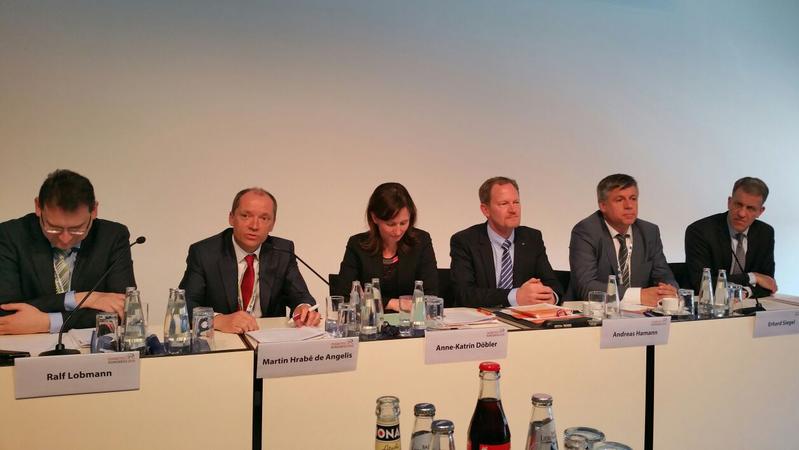 DZD-Vorstand Prof. Martin Hrabě de Angelis präsentiert die translationale Forschung des DZD bei der Pressekonferenz des Diabetes Kongress